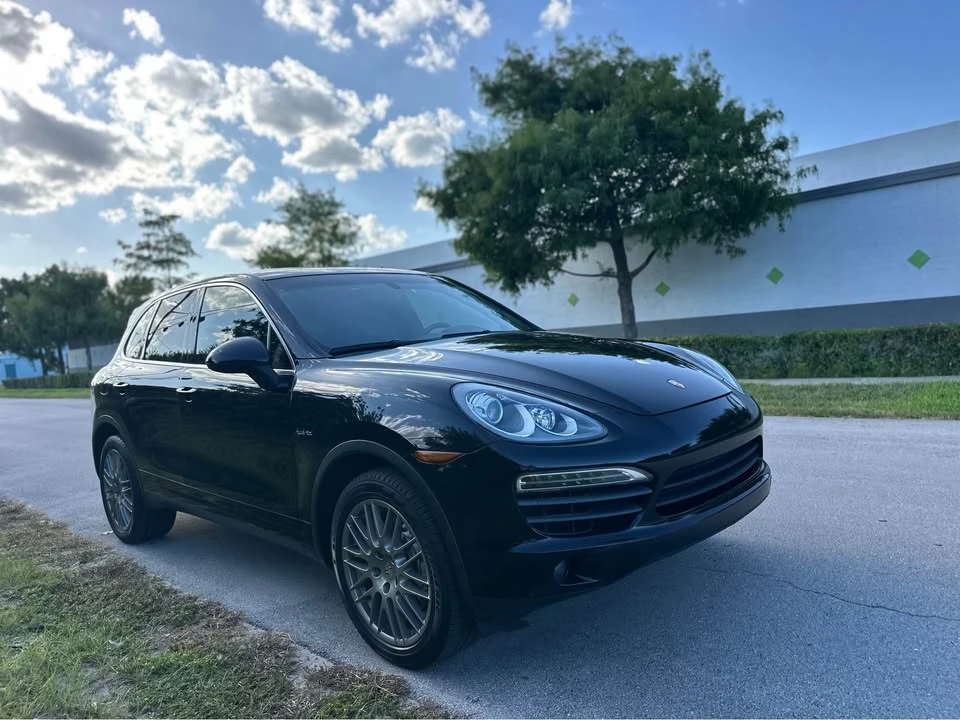 2012 Porsche 958 Cayenne - Image 2 of 14