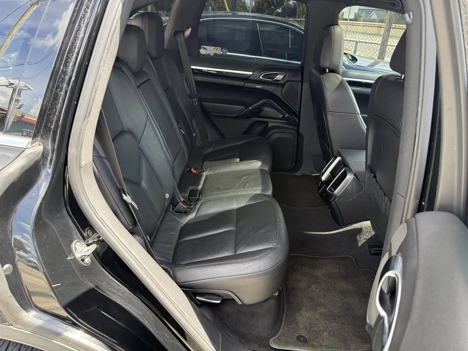 2012 Porsche 958 Cayenne - Image 14 of 17