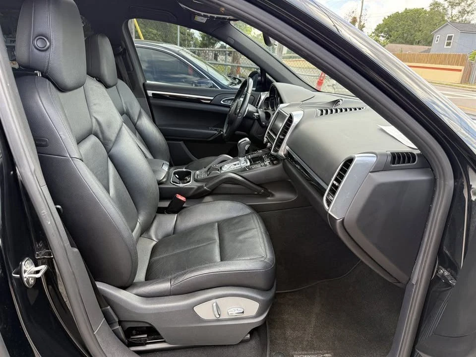 2012 Porsche 958 Cayenne - Image 12 of 17
