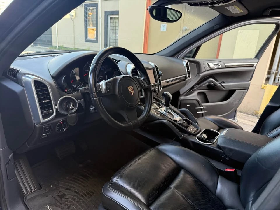 2012 Porsche 958 Cayenne - Image 16 of 20