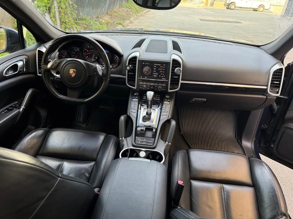 2012 Porsche 958 Cayenne - Image 14 of 20