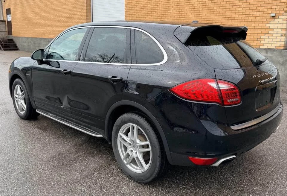 2012 Porsche 958 Cayenne - Image 3 of 5