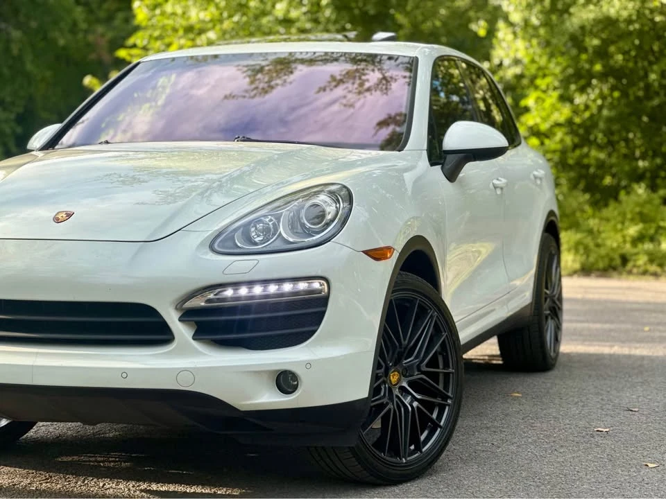 2012 Porsche 958 Cayenne - Image 2 of 13
