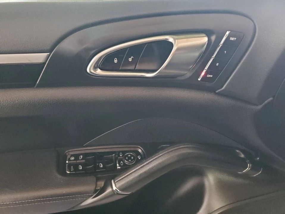 2012 Porsche 958 Cayenne - Image 10 of 20