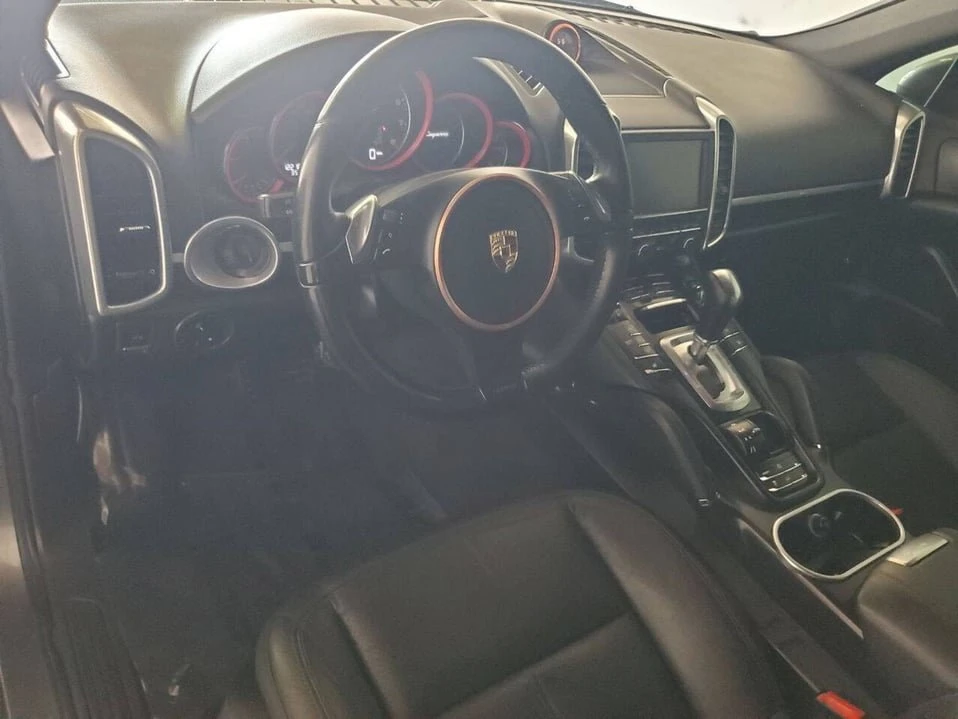 2012 Porsche 958 Cayenne - Image 8 of 20