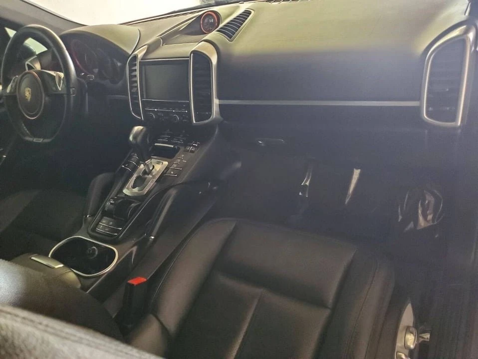 2012 Porsche 958 Cayenne - Image 14 of 20