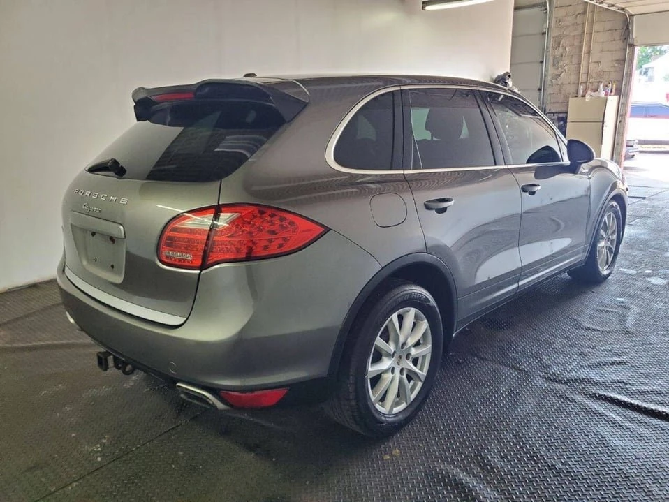 2012 Porsche 958 Cayenne - Image 7 of 20