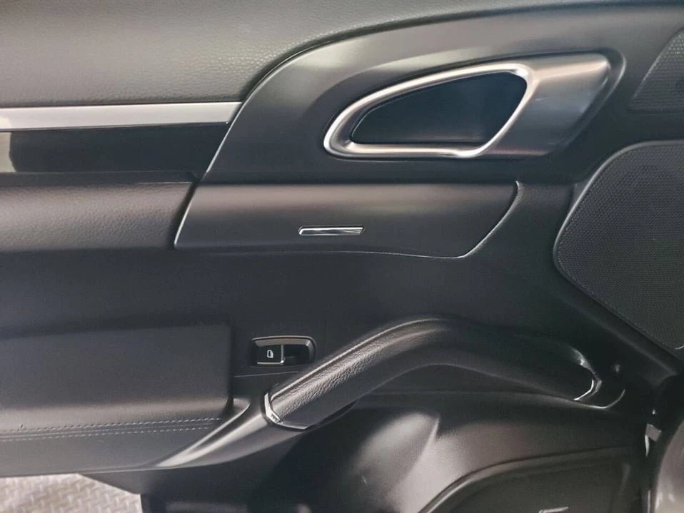 2012 Porsche 958 Cayenne - Image 13 of 20
