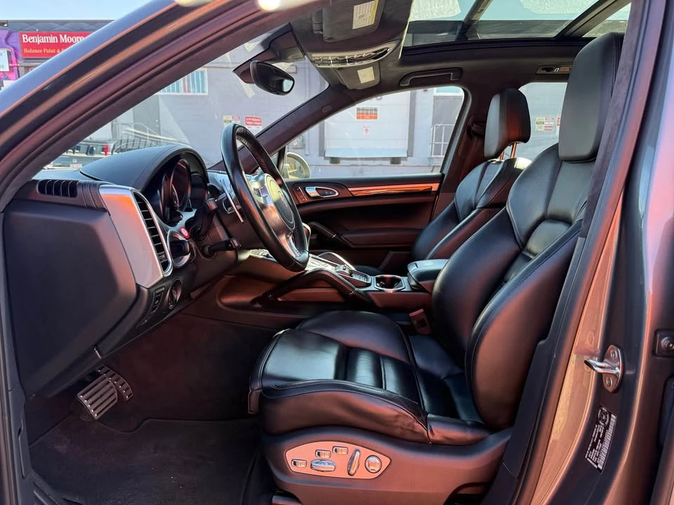 2012 Porsche 958 Cayenne - Image 9 of 15