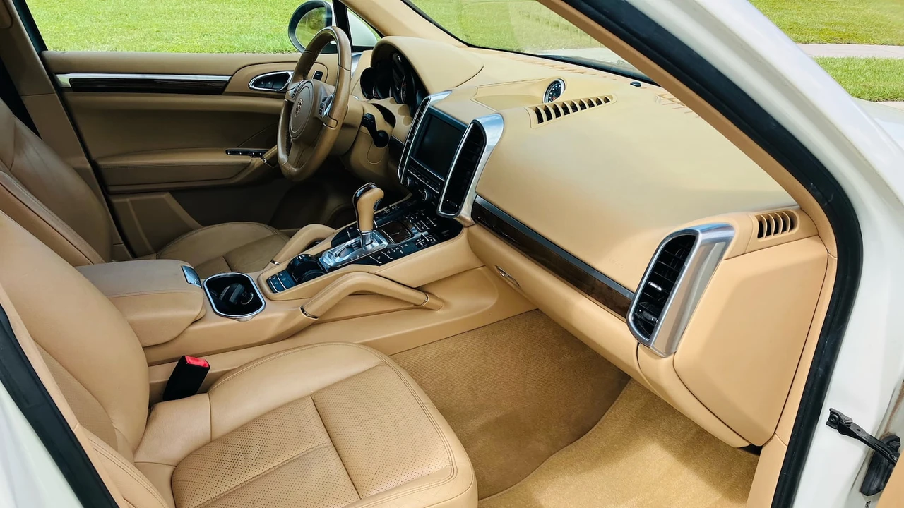 2012 Porsche 958 Cayenne - Image 4 of 7