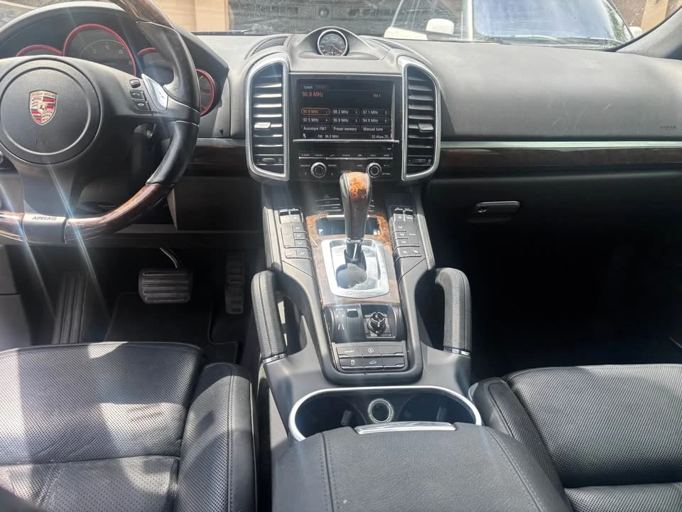 2012 Porsche 958 Cayenne - Image 10 of 20