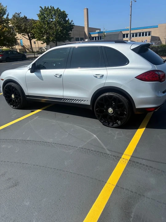 2012 Porsche 958 Cayenne - Image 11 of 14