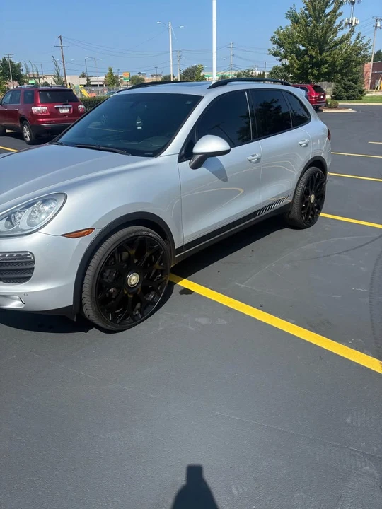 2012 Porsche 958 Cayenne - Image 2 of 14