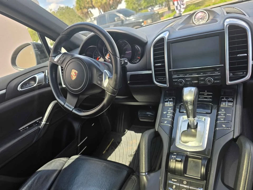 2012 Porsche 958 Cayenne - Image 3 of 8