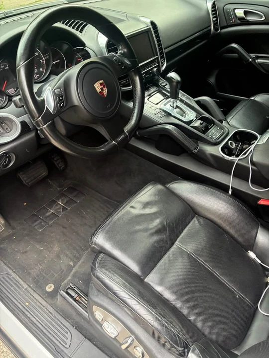 2012 Porsche 958 Cayenne - Image 12 of 14