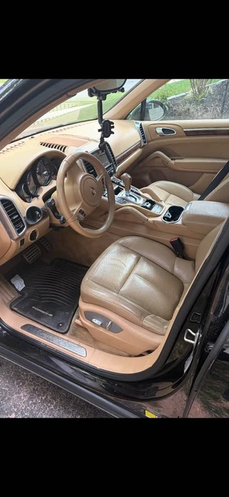 2012 Porsche 958 Cayenne S - Image 3 of 5