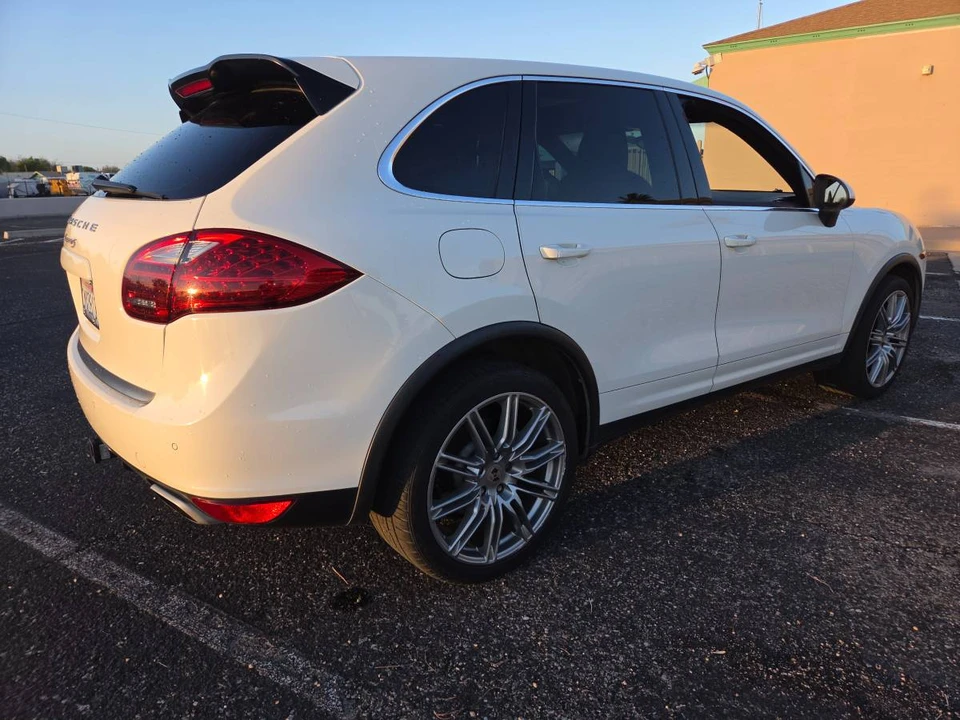 2012 Porsche 958 Cayenne S - Image 7 of 13