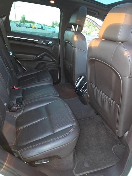 2012 Porsche 958 Cayenne S - Image 9 of 13