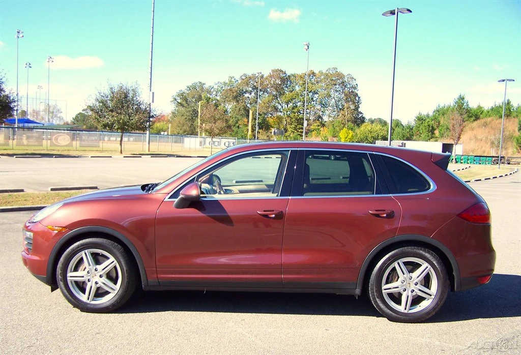 2012 Porsche 958 Cayenne S - Image 3 of 12