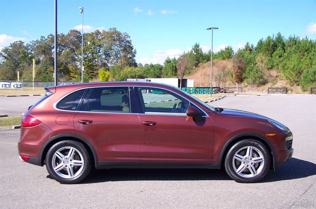 2012 Porsche 958 Cayenne S - Image 6 of 12