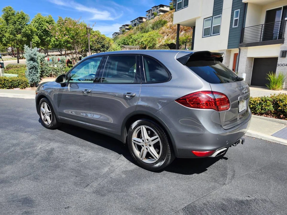 2012 Porsche 958 Cayenne S - Image 5 of 13