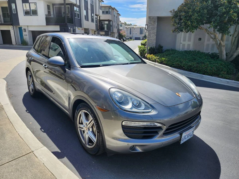 2012 Porsche 958 Cayenne S - Image 3 of 13