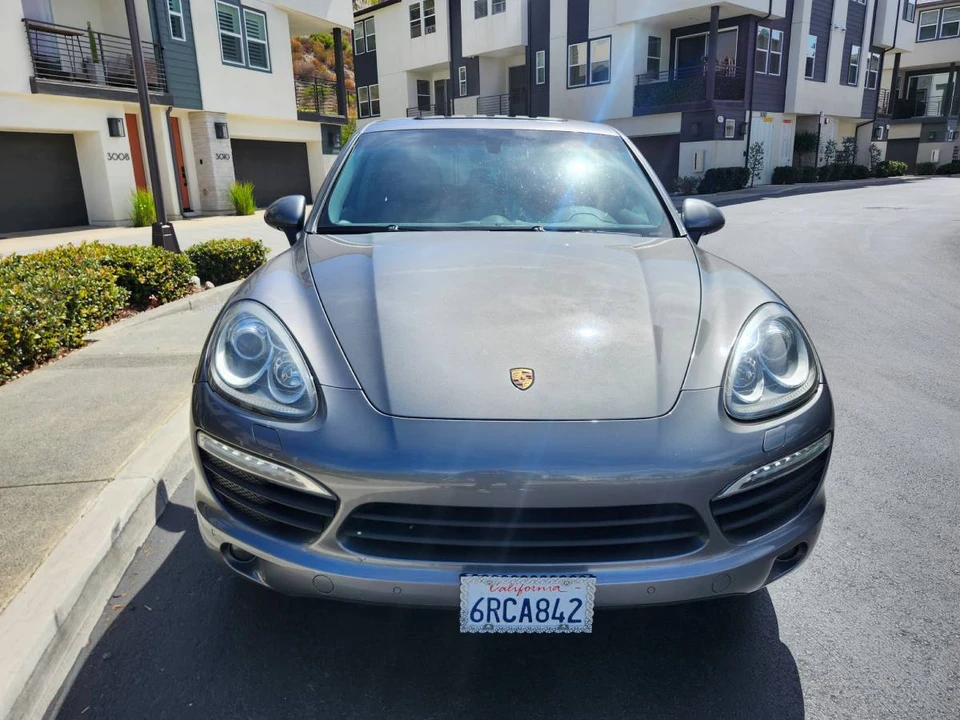 2012 Porsche 958 Cayenne S - Image 2 of 13