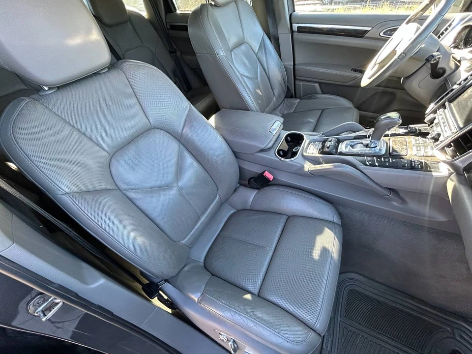 2012 Porsche 958 Cayenne S - Image 11 of 13