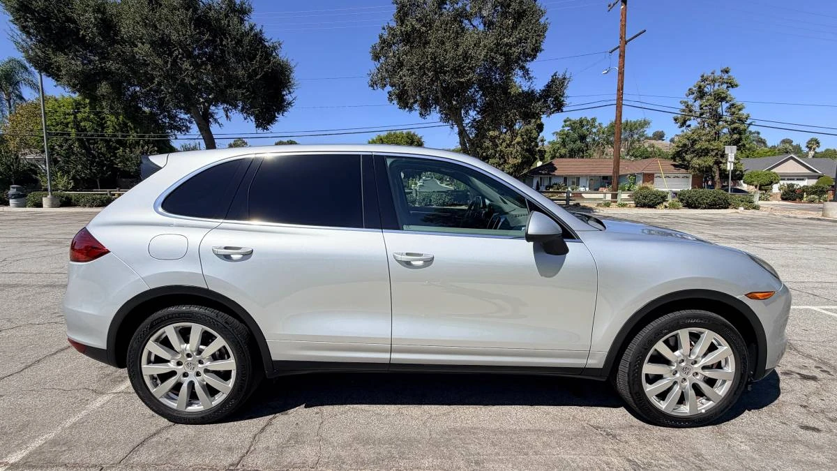 2012 Porsche 958 Cayenne S - Image 2 of 16
