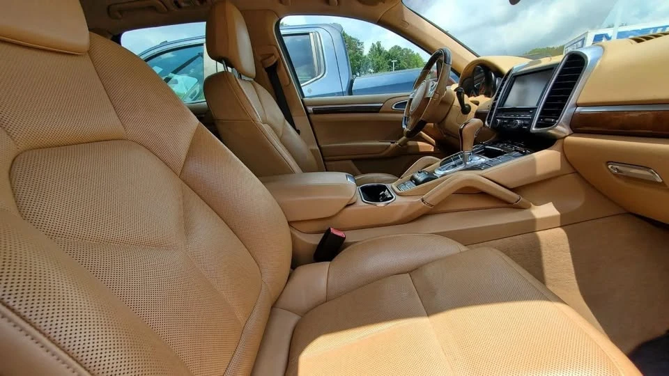 2012 Porsche 958 Cayenne S - Image 3 of 8