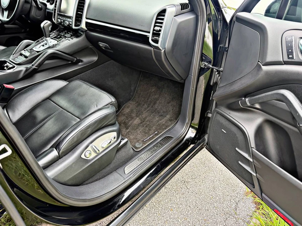 2012 Porsche 958 Cayenne S - Image 16 of 21