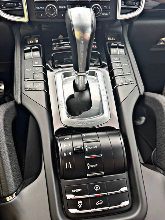 2012 Porsche 958 Cayenne S - Image 19 of 21