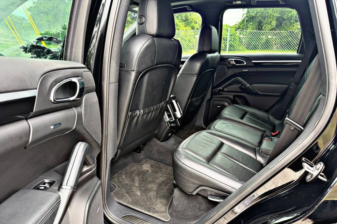 2012 Porsche 958 Cayenne S - Image 13 of 21