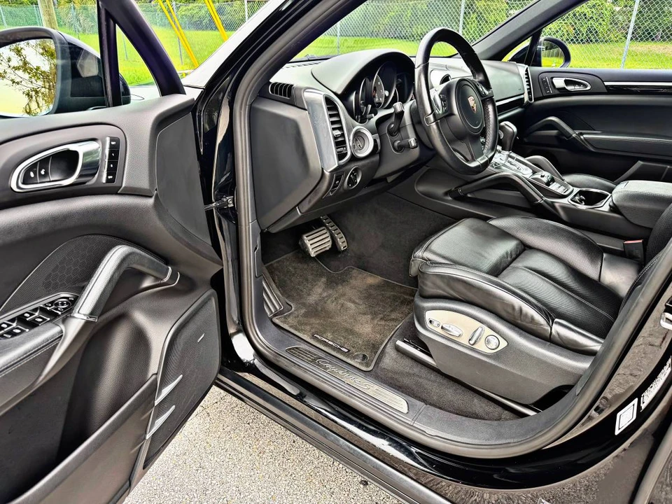 2012 Porsche 958 Cayenne S - Image 10 of 21