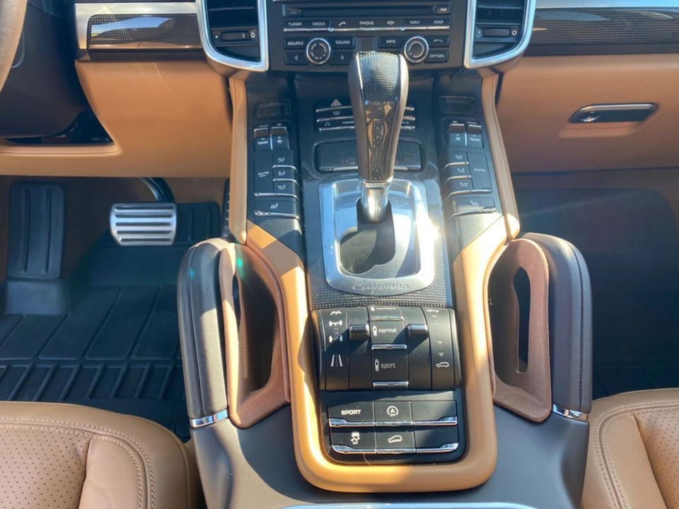 2012 Porsche 958 Cayenne S - Image 9 of 15