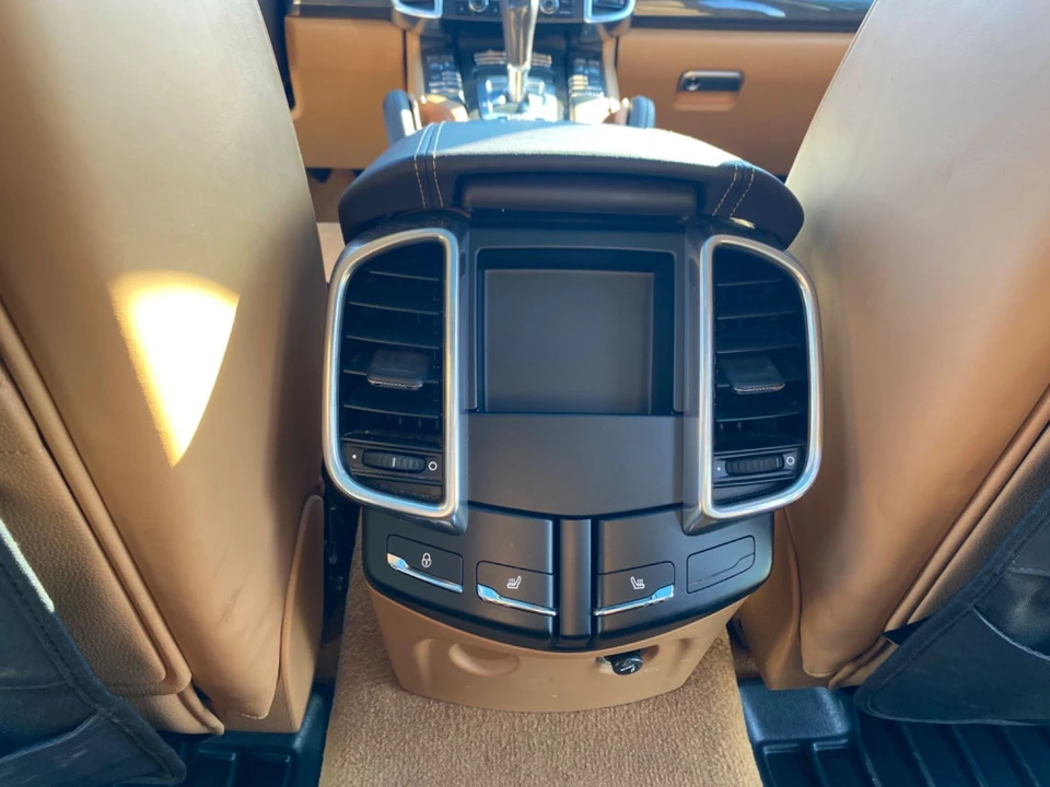 2012 Porsche 958 Cayenne S - Image 10 of 15