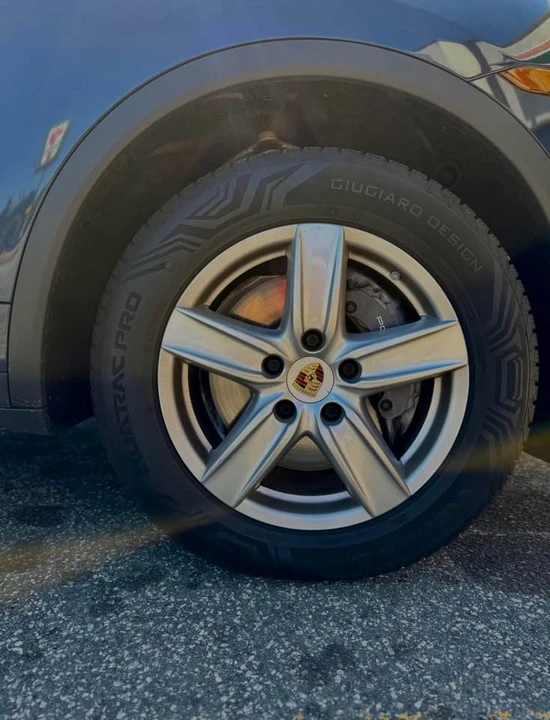 2012 Porsche Cayenne - Image 7 of 18