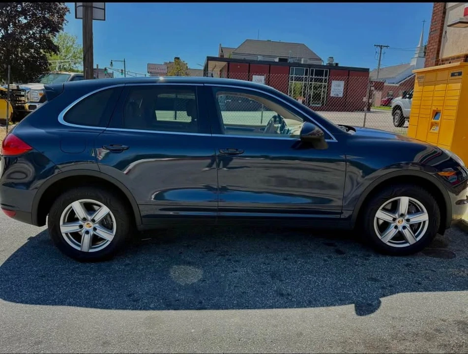 2012 Porsche Cayenne - Image 10 of 18