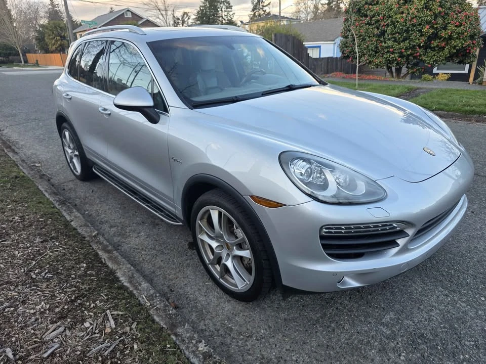 2012 Porsche 958 Cayenne - Image 2 of 18