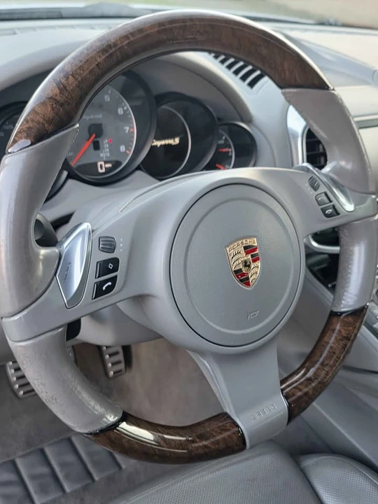 2012 Porsche 958 Cayenne - Image 11 of 18