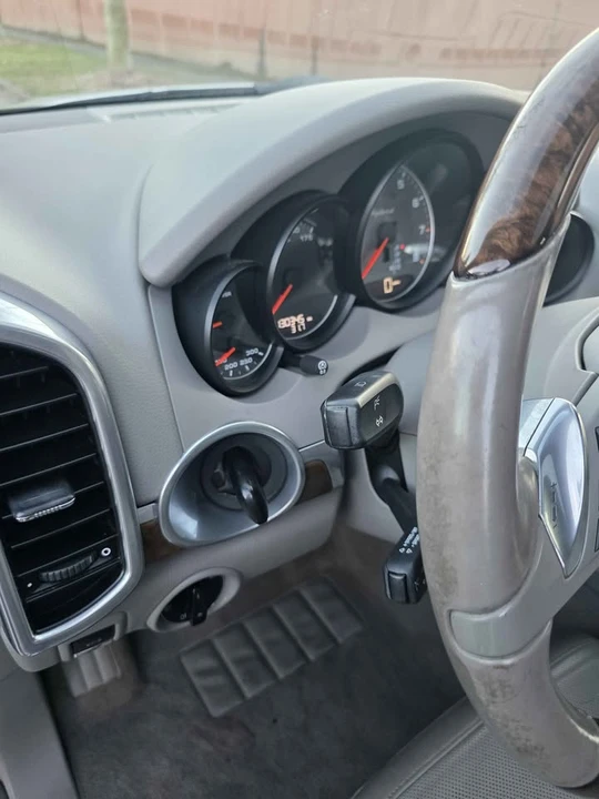 2012 Porsche 958 Cayenne - Image 3 of 18