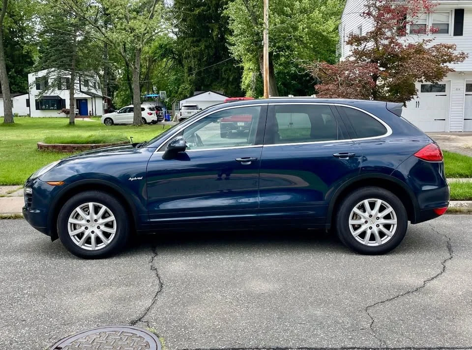 2012 Porsche 958 Cayenne - Image 2 of 20