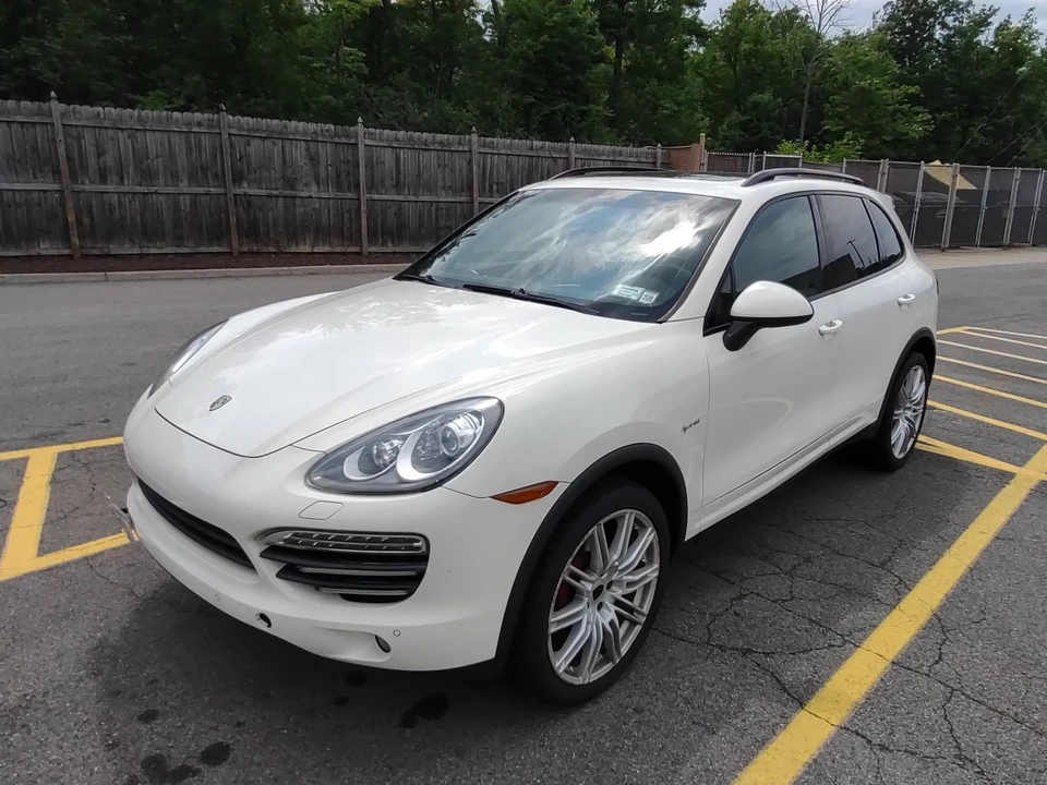 2012 Porsche 958 Cayenne S - Image 2 of 20