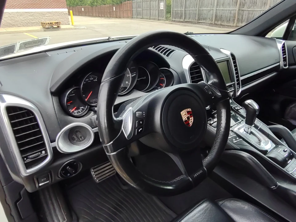 2012 Porsche 958 Cayenne S - Image 9 of 20