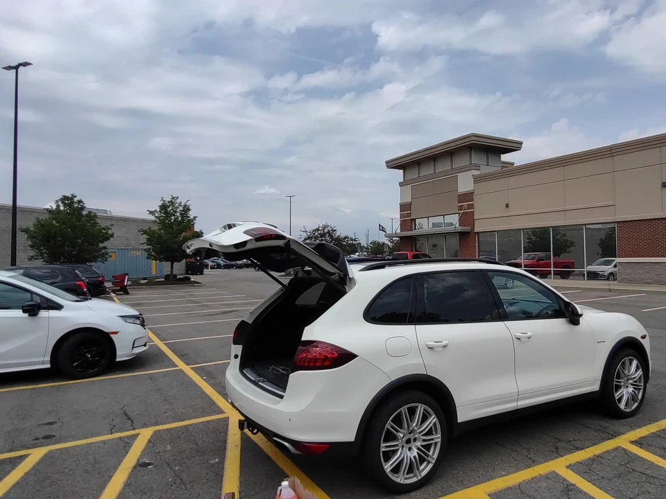 2012 Porsche 958 Cayenne S - Image 6 of 20