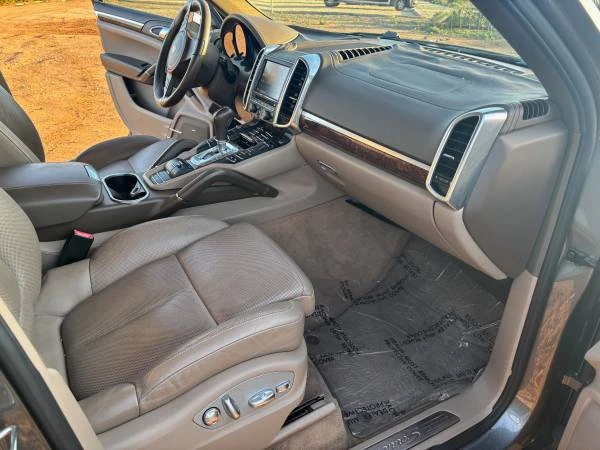 2012 Porsche 958 Cayenne S - Image 9 of 19