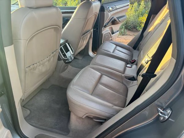 2012 Porsche 958 Cayenne S - Image 10 of 19