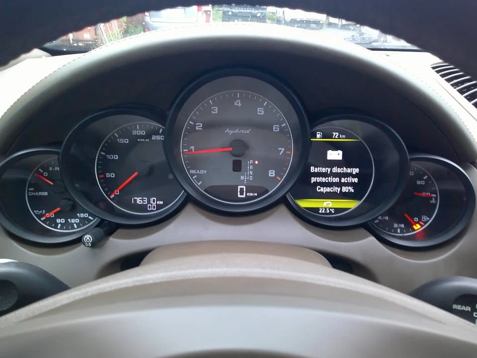 2012 Porsche 958 Cayenne S - Image 8 of 20