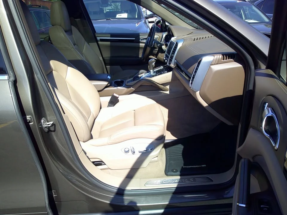 2012 Porsche 958 Cayenne S - Image 10 of 20