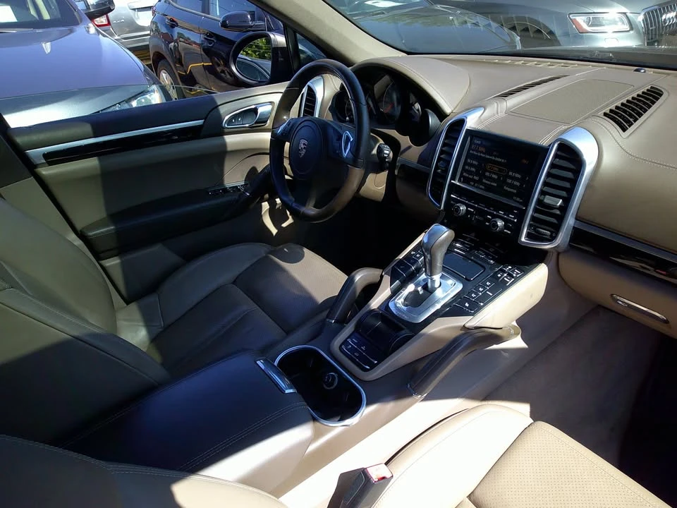 2012 Porsche 958 Cayenne S - Image 7 of 20